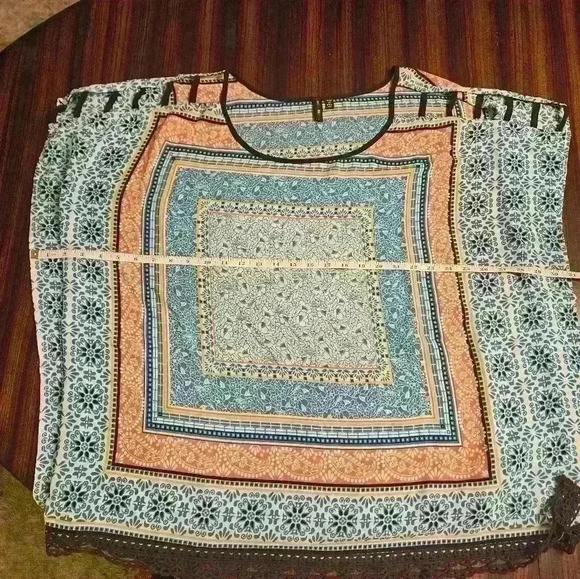 Want and Need Blue Orange Boxy Cold Shoulder Drop Sleeve Crochet Trim Top 2X - Picture 8 of 12